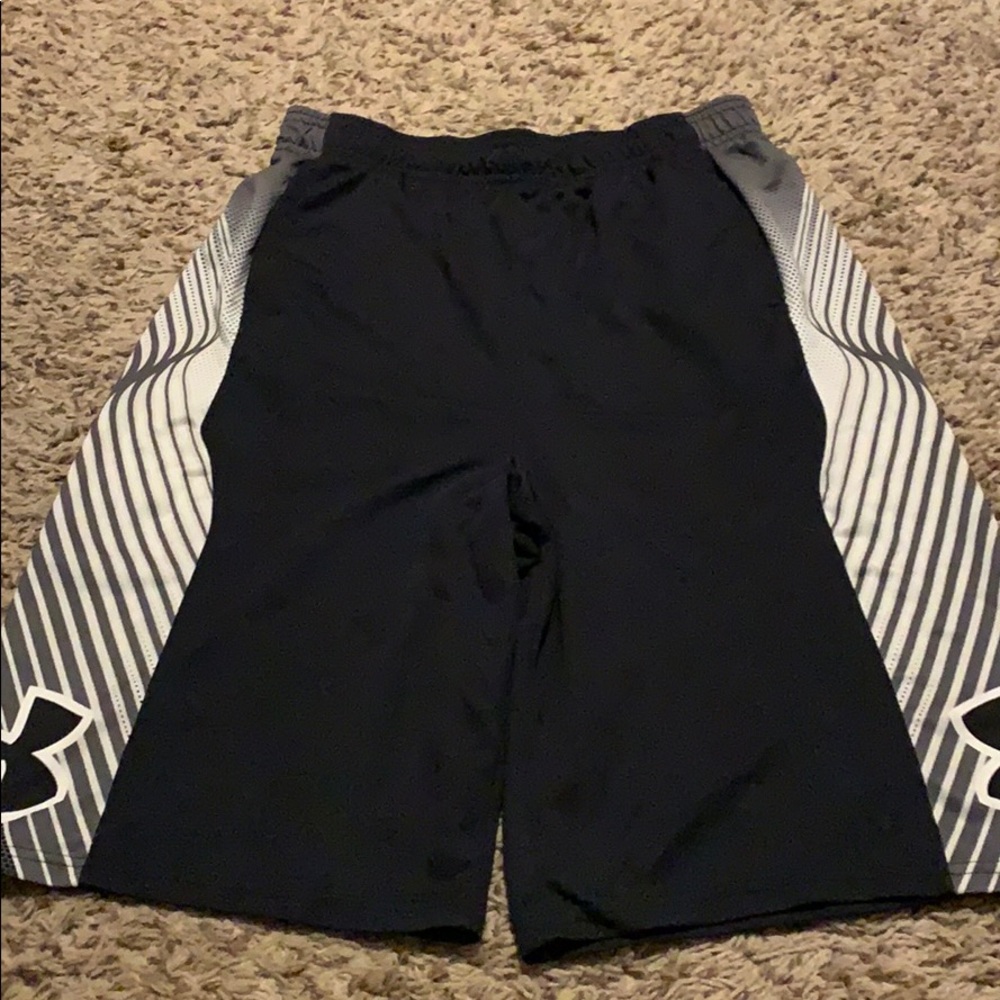 Boys XL Under Armour shorts